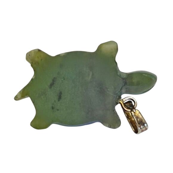 Polished Jade Turtle Pendant - Picture 4 of 4
